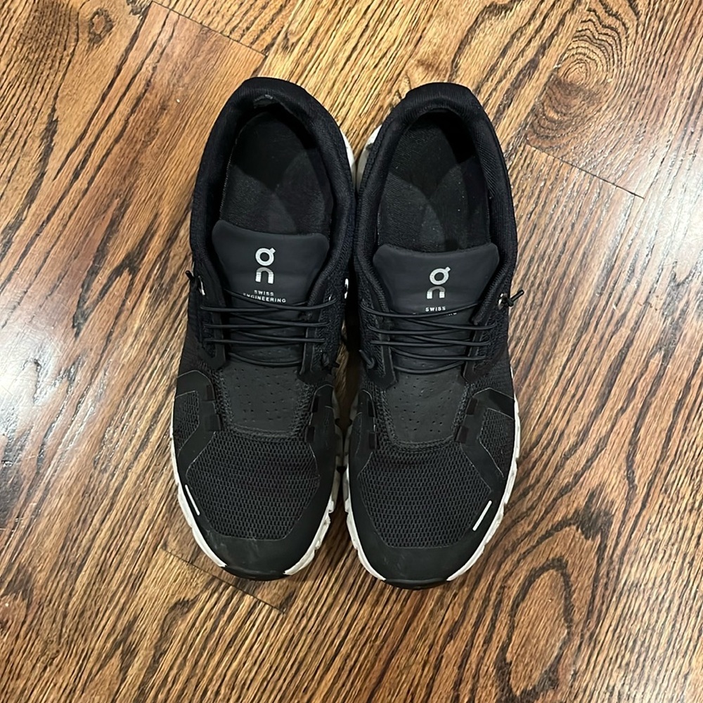 Women's Cloud 5 Low Top Sneakers